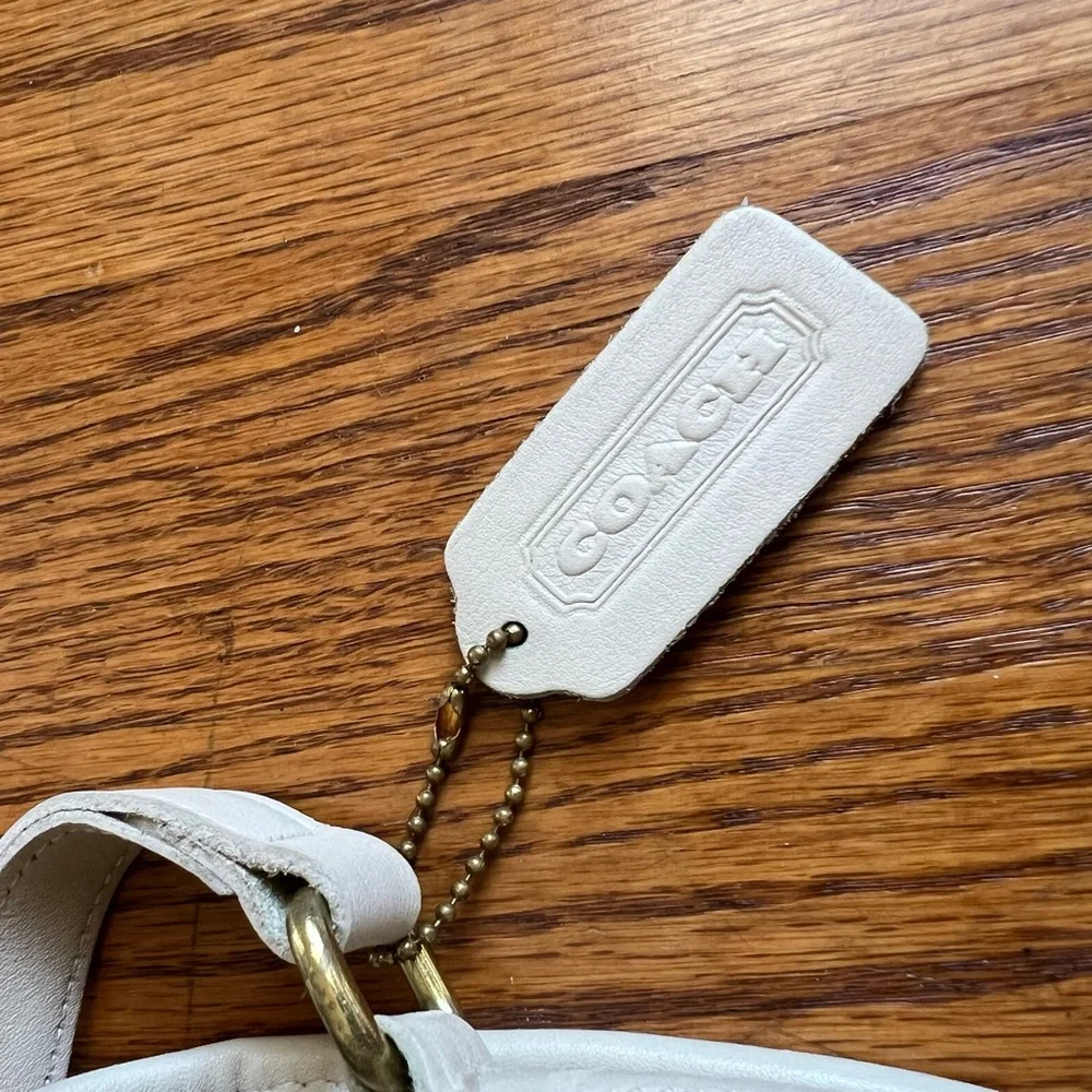 ⚪️COACH: White vintage Legacy flap purse, crossbody w/metal turn lock, preowned